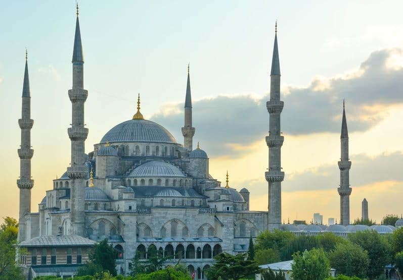 Mulai Perjalanan Wisata Religimu dengan Mengunjungi Masjid-Masjid Terindah di Indonesia Berikut Ini