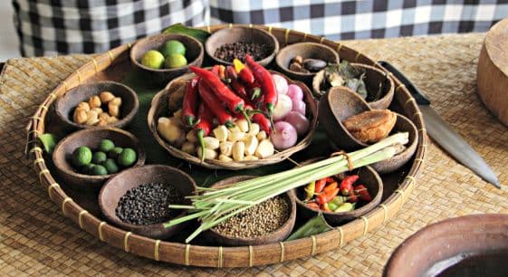 Sedang Merencanakan Piknik? Jangan Lupa Bawa Jenis-Jenis Sambal Khas Bali Agar Menu Piknikmu Makin Nikmat!